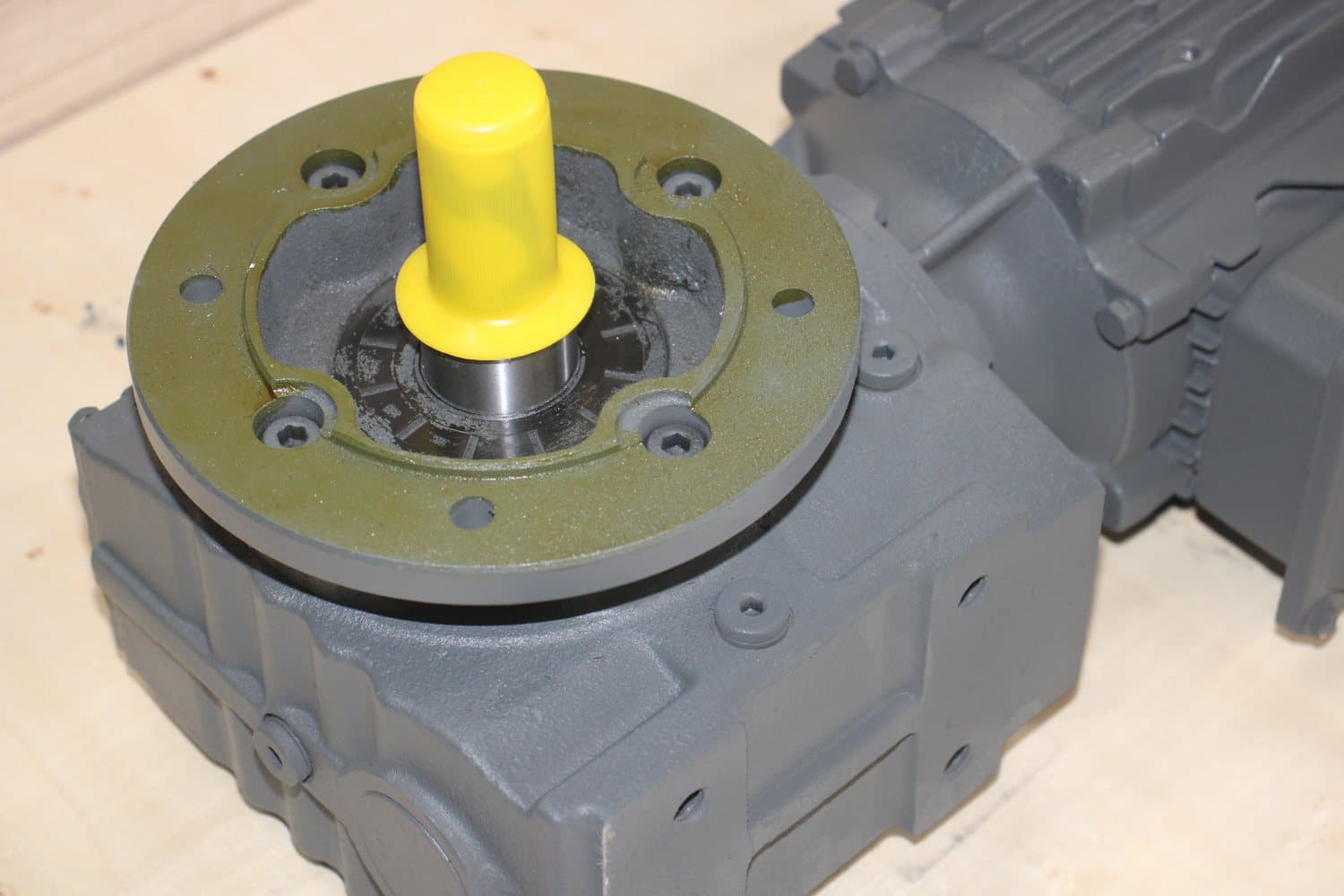 R Series product photo 3