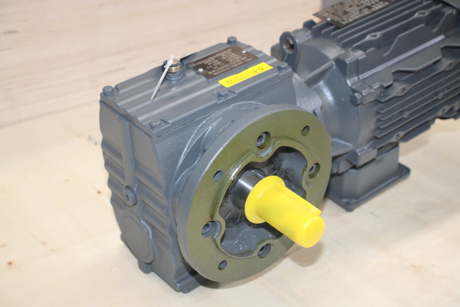 R Series product photo 6