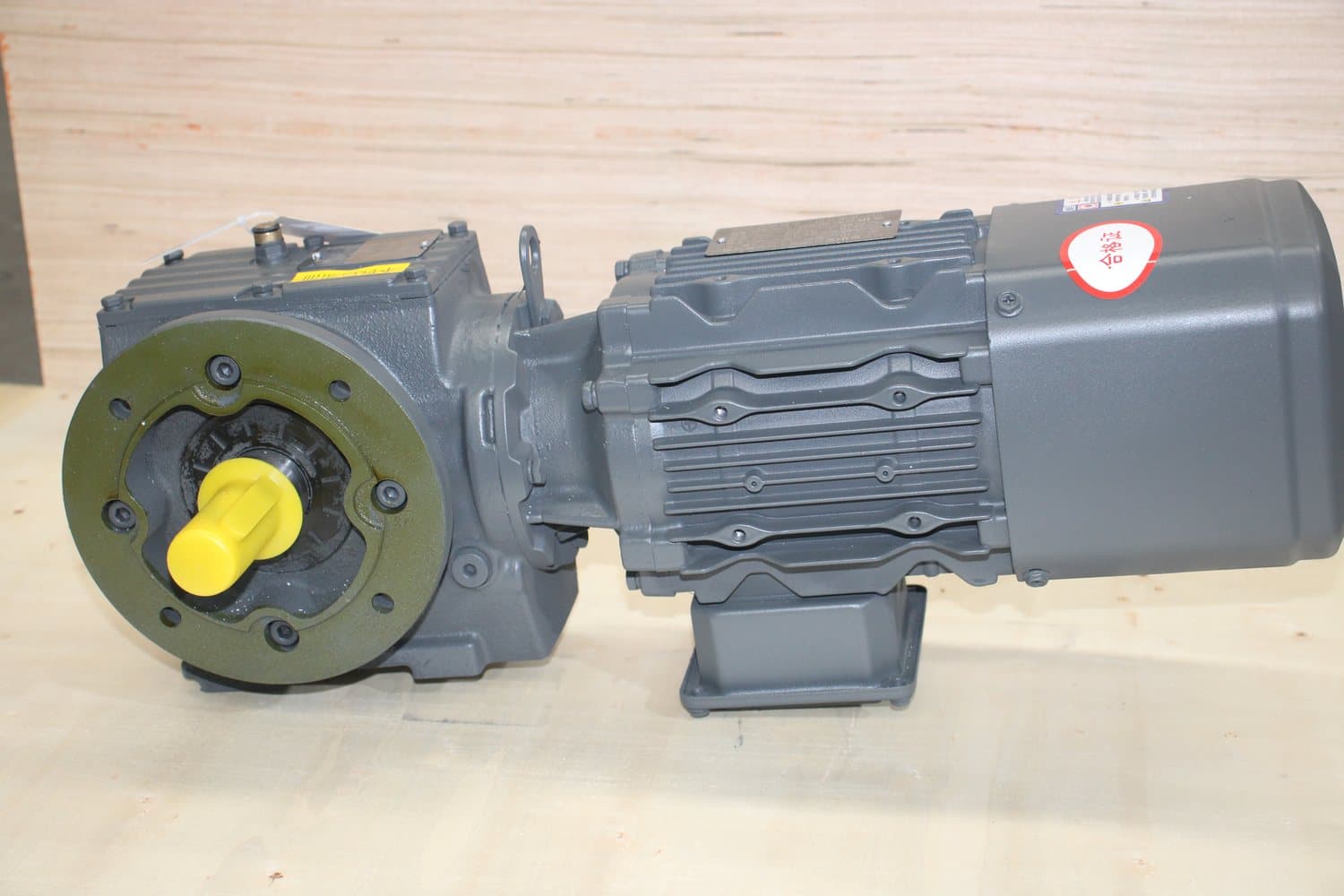 R Series product photo 7